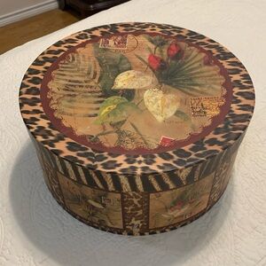 Jennifer Matla Once Upon a Time New York Hat Box Plant Leaves Pattern